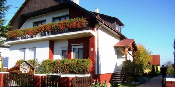 FM 1 Apartmanház