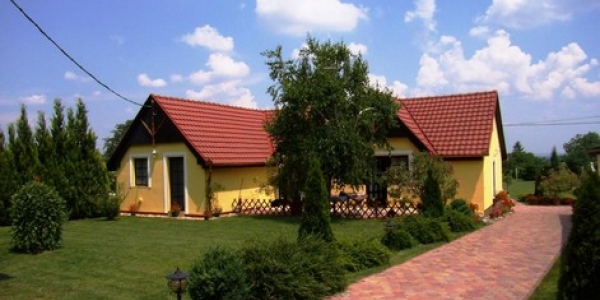 FM 2 Apartmanház