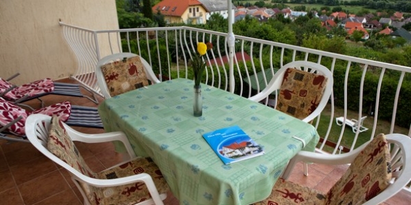 Flóra Villa