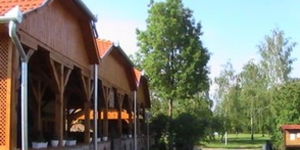 Kéktó Kemping és Rózsakert Vendéglő