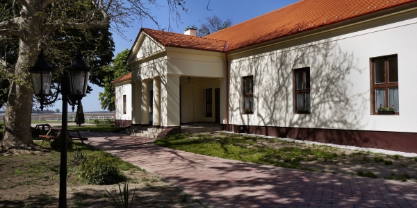 Lovas Udvarház Panzió