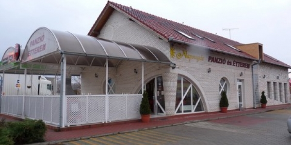 Napsugár Panzió Étterem